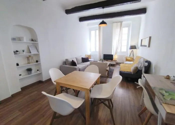 Sur Le Vieux Port , Appartement 50M2, 4Pers