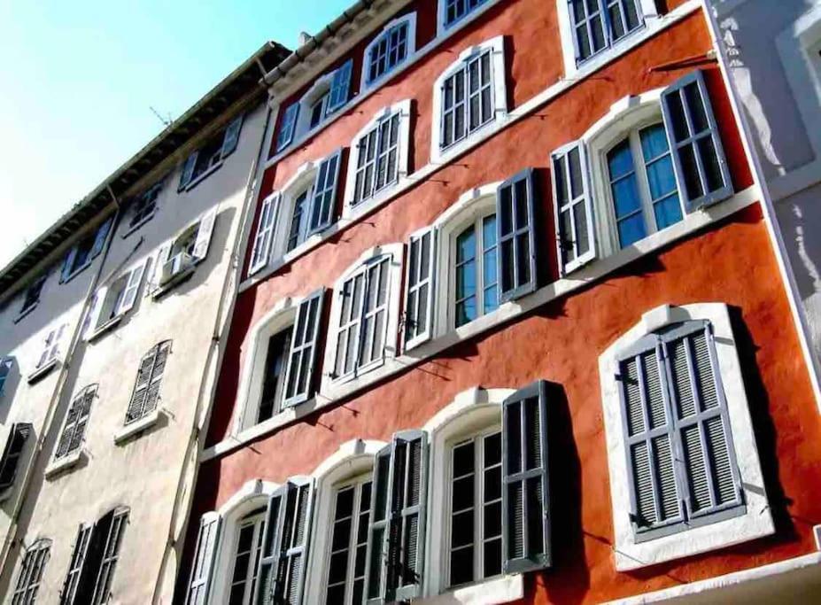 Sur Le Vieux Port , 50m2, 4pers Apartamento